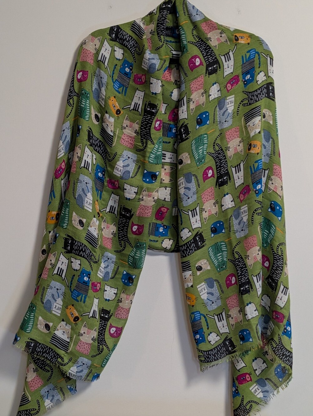 BoHo JJ.  Green Cat Print Scarf Or Wrap.  . Whimsical. 36x72 Inches. Large. EUC.